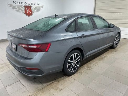 Used 2024 Volkswagen Jetta Sport image 6