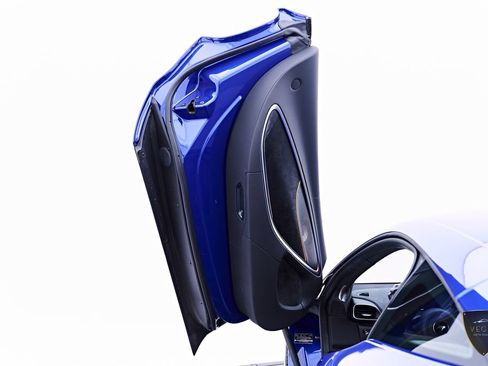 Used 2025 McLaren Artura RWD image 47