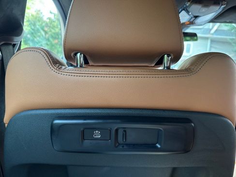 Used 2020 BMW X7 xDrive40i w/ M Sport Package AWD/4WD image 33