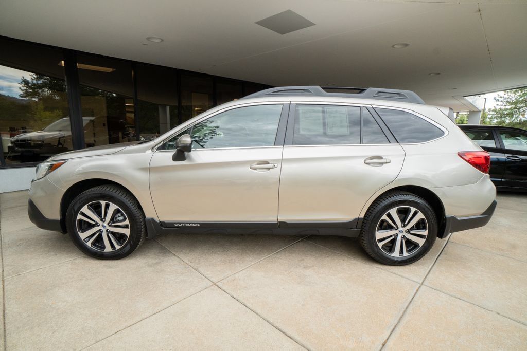 Used 2019 Subaru Outback 2.5i Limited AWD/4WD image 4