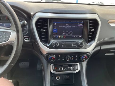 Used 2023 GMC Acadia SLE FWD image 17