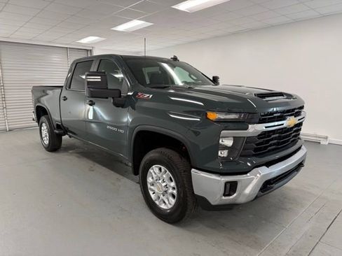 New 2026 Chevrolet Silverado 2500 LT image 3