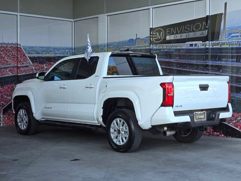 Used 2024 Toyota Tacoma SR5 AWD/4WD image 6