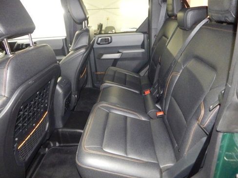 Used 2023 Ford Bronco Badlands image 13