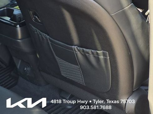 Certified 2025 Kia Telluride LX FWD image 14