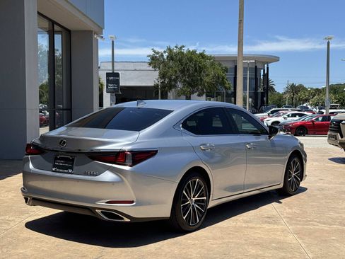 Used 2024 Lexus ES 350 w/ Premium Package FWD image 3