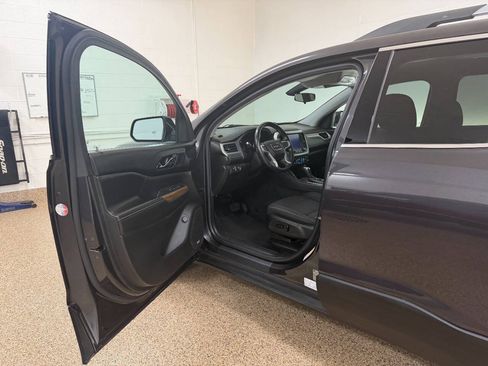 Used 2017 GMC Acadia SLE FWD image 6