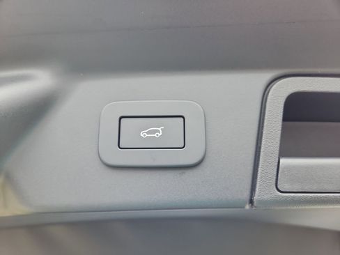 New 2026 Land Rover Range Rover Velar Dynamic SE image 14