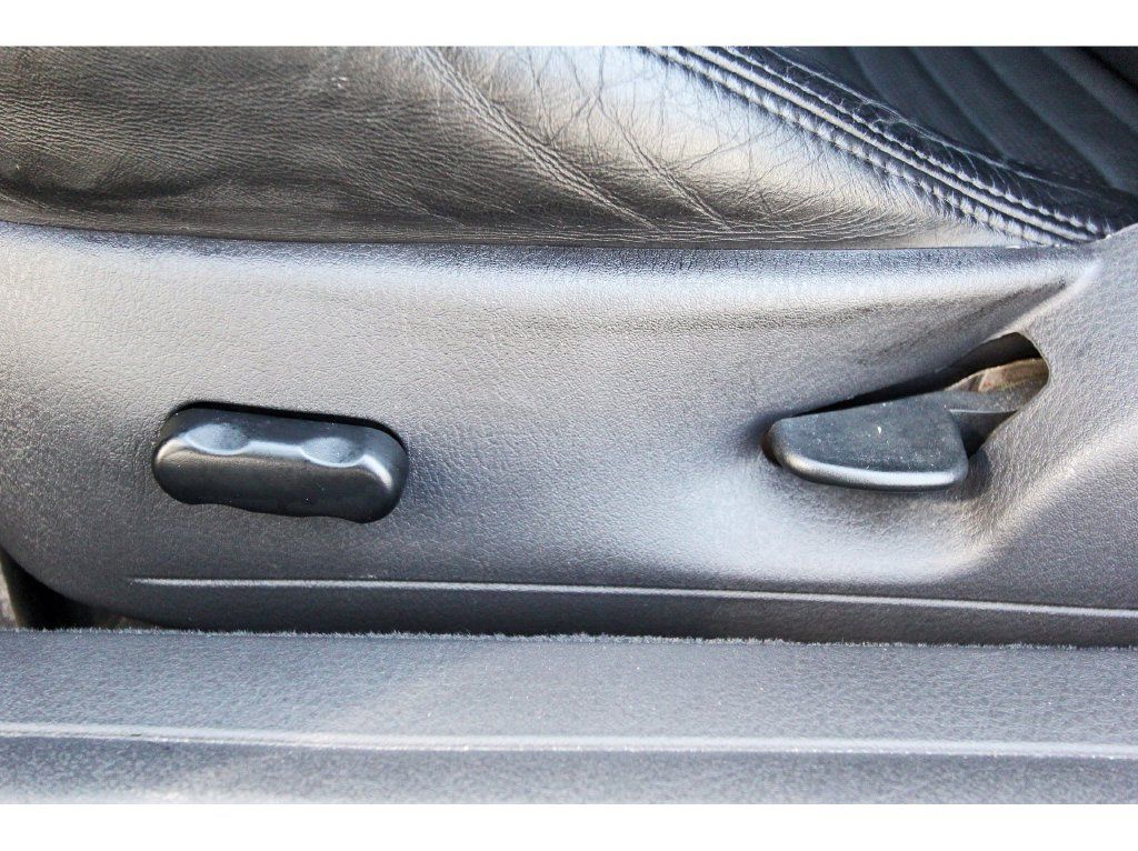 Used 2002 Ford Thunderbird RWD image 23