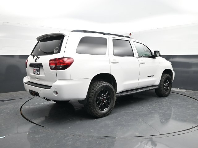 Used 2018 Toyota Sequoia TRD Sport AWD/4WD image 9