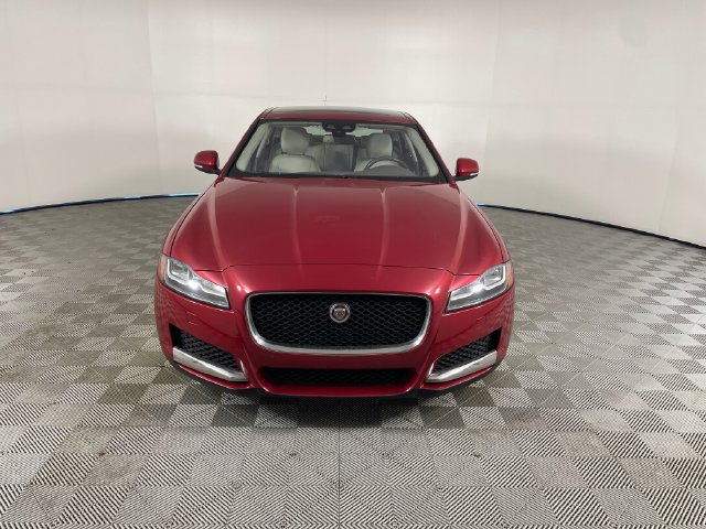 Used 2016 Jaguar XF Premium RWD image 27