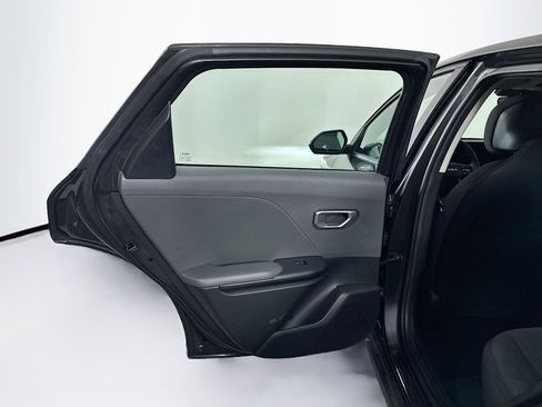 Used 2025 Kia K4 FWD image 25