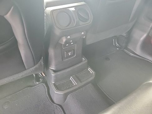 Used 2021 Jeep Wrangler Unlimited Sahara AWD/4WD image 38