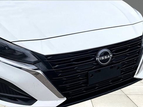Used 2025 Nissan Altima 2.5 SV FWD image 22