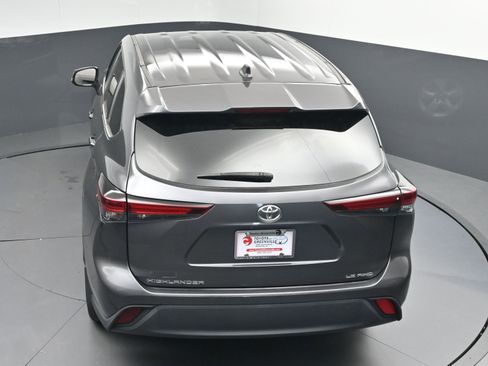 Certified 2024 Toyota Highlander LE AWD/4WD image 32