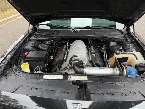 Used 2010 Dodge Challenger SRT8 RWD image 29