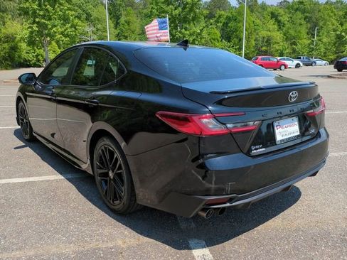 Used 2025 Toyota Camry SE FWD image 6