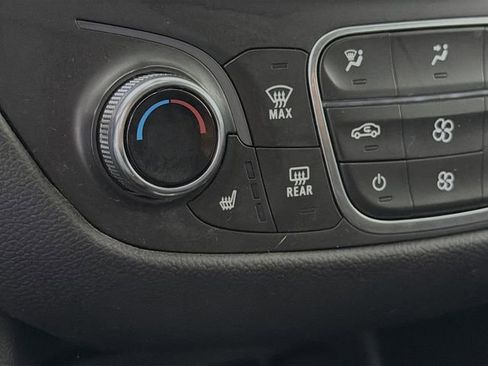 Used 2024 Chevrolet Equinox LT FWD image 22