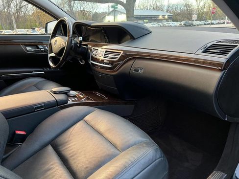Used 2011 Mercedes-Benz S 400 w/ Sport Pkg image 13