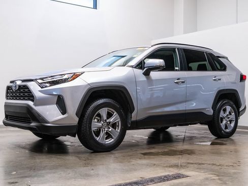 Used 2024 Toyota RAV4 XLE AWD/4WD image 3
