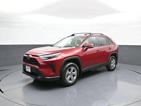 Certified 2025 Toyota RAV4 XLE w/ Convenience Package AWD/4WD image 1