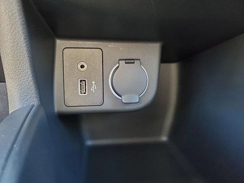 Certified 2025 Nissan Kicks Play S image 26