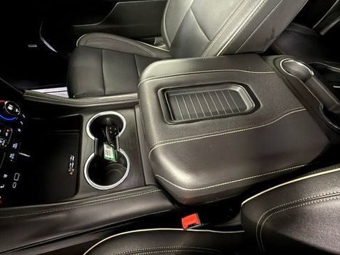 Used 2023 Chevrolet Suburban Premier image 24