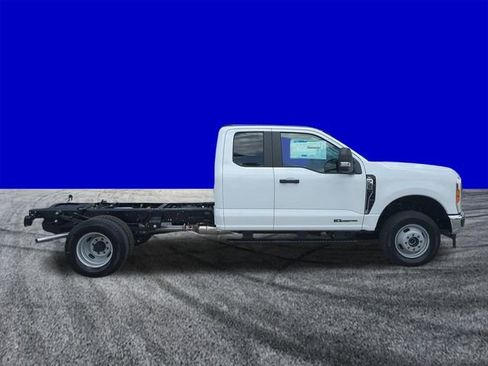 New 2025 Ford F350 XL w/ XL Chrome Package AWD/4WD image 3