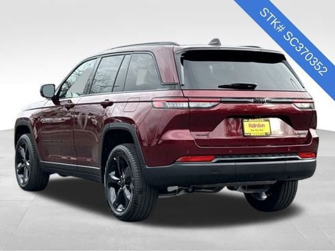 New 2025 Jeep Grand Cherokee Limited w/ Black Appearance Package image 5