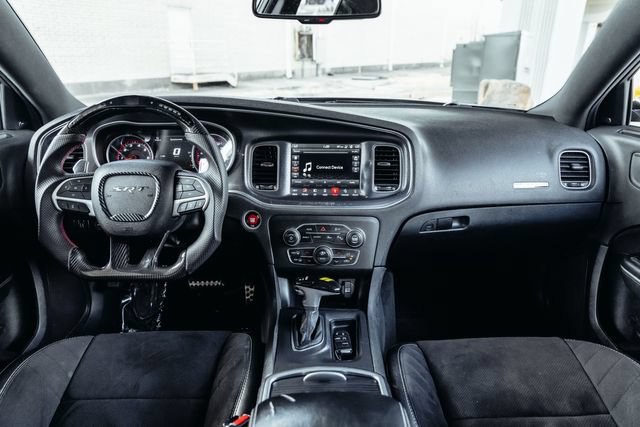 Used 2018 Dodge Charger SRT w/ Technology Group RWD image 16