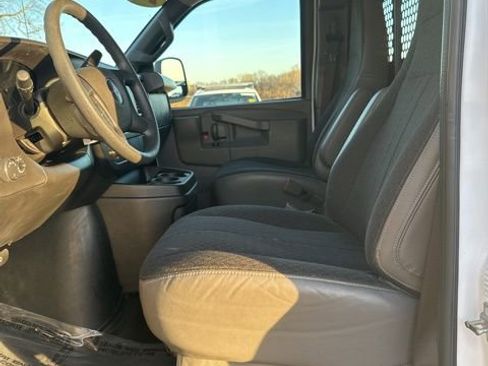 Used 2023 GMC Savana 2500 Work Van w/ Driver Convenience Package image 30
