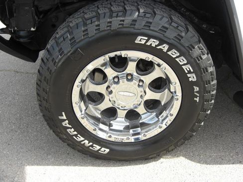 Used 2003 HUMMER H2 w/ Preferred Equipment Group image 4