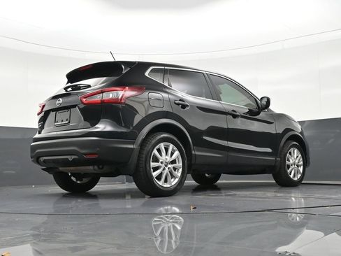 Used 2021 Nissan Rogue Sport S image 31