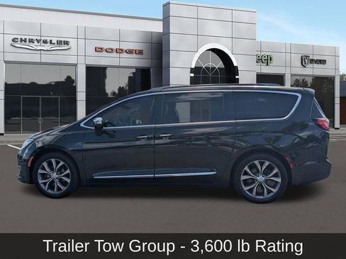 Used 2018 Chrysler Pacifica Limited w/ Tire & Wheel Group FWD image 7