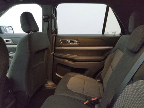 Used 2019 Ford Explorer XLT w/ Class III Trailer Tow Package image 18