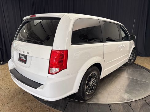 Used 2016 Dodge Grand Caravan SXT image 8