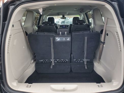 Used 2017 Chrysler Pacifica Touring-L Plus image 8