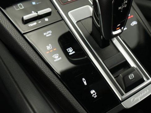 Used 2023 Porsche Cayenne Platinum Edition image 47