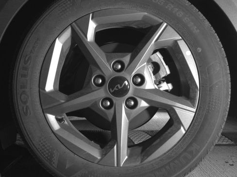 Used 2025 Kia K4 LXS image 14