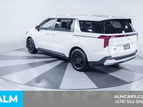 Used 2025 Kia Carnival FWD image 7