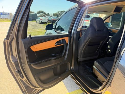 Used 2014 Chevrolet Traverse LT image 31