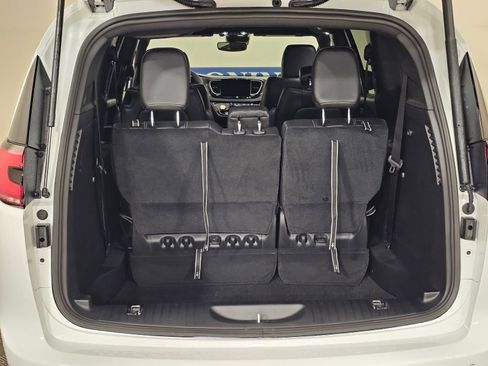 New 2026 Chrysler Pacifica Select FWD image 30