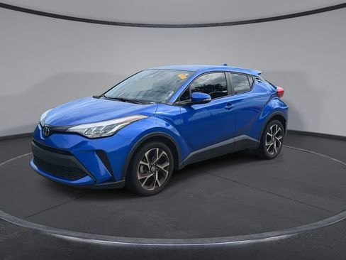 Used 2021 Toyota C-HR XLE FWD image 4
