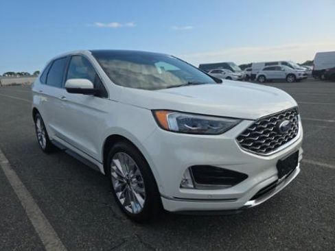 Used 2020 Ford Edge Titanium w/ Equipment Group 301A AWD/4WD image 2