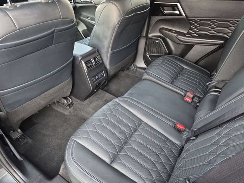 Used 2025 Mitsubishi Outlander SEL AWD/4WD image 29