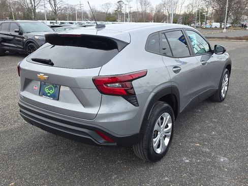 Certified 2024 Chevrolet Trax LS w/ Driver Confidence Package image 16