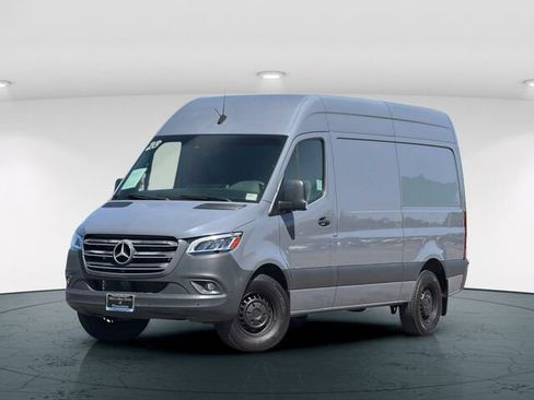 Used 2023 Mercedes-Benz Sprinter 2500 image 2