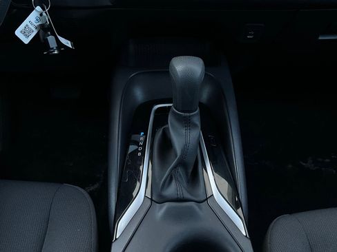 Used 2025 Toyota Corolla LE image 22