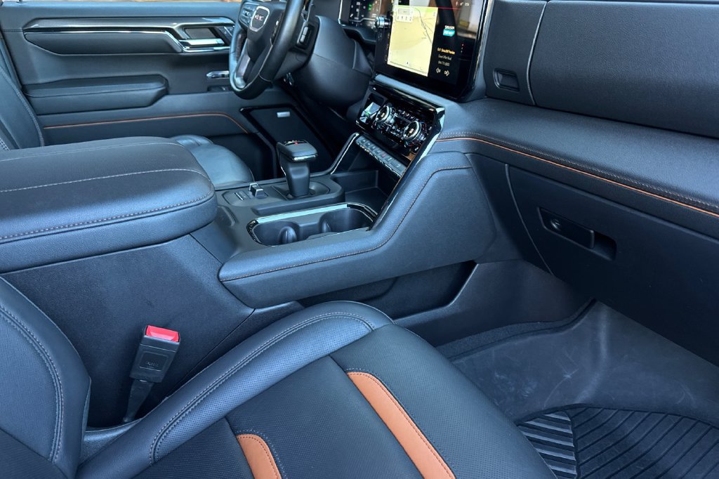 Used 2024 GMC Sierra 1500 AT4 w/ Technology Package AWD/4WD image 17