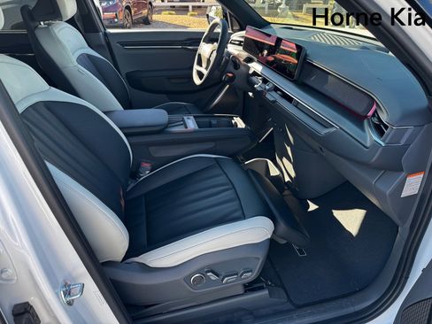 Certified 2026 Kia EV9 GT-Line image 25